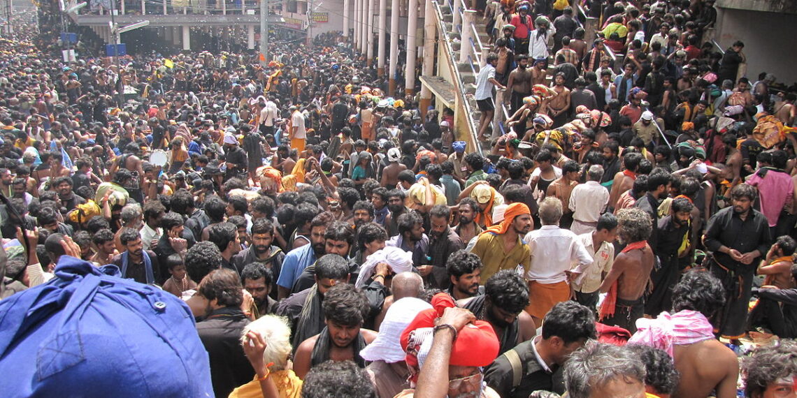 1200px SabarimalaRush2010